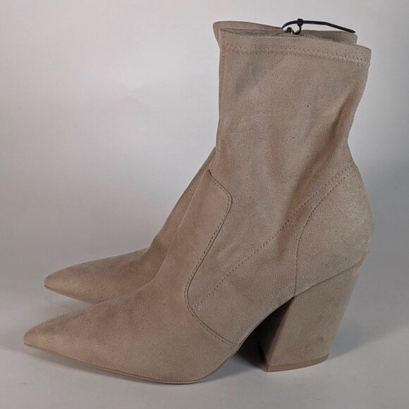 Dolce Vita Shoes - Dolce Vita Tan/Brown Ankle Boots. Size 8, slight heels for comfort